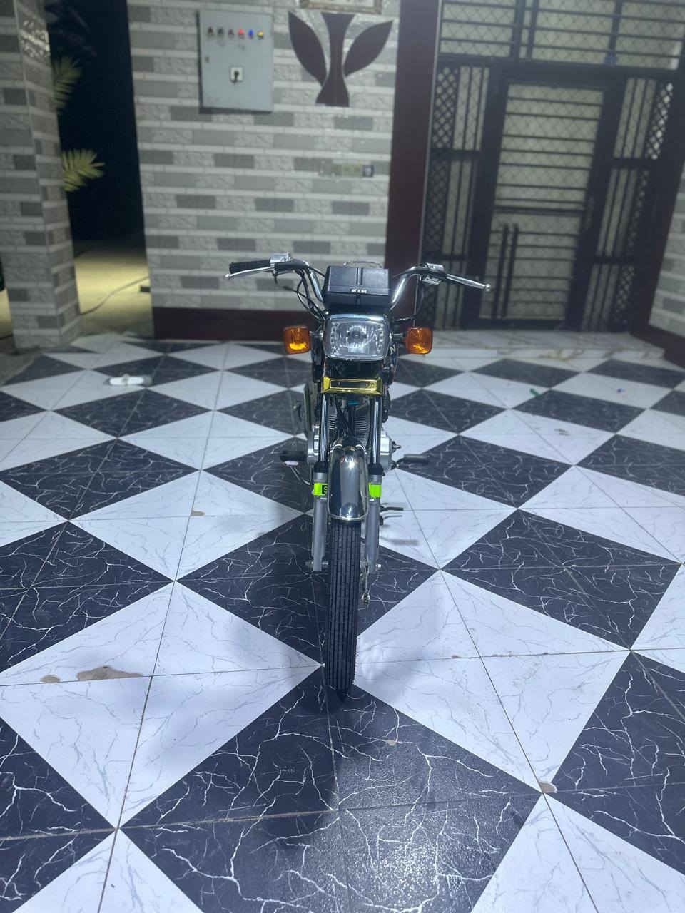 سلام عليكم دراجة لبيع نامة امتياز اوراق سكنر موديل 26 تلاثة سوجيات نضافة فول مكاني  كربلاء الوند سعر 675 رقم ***********
