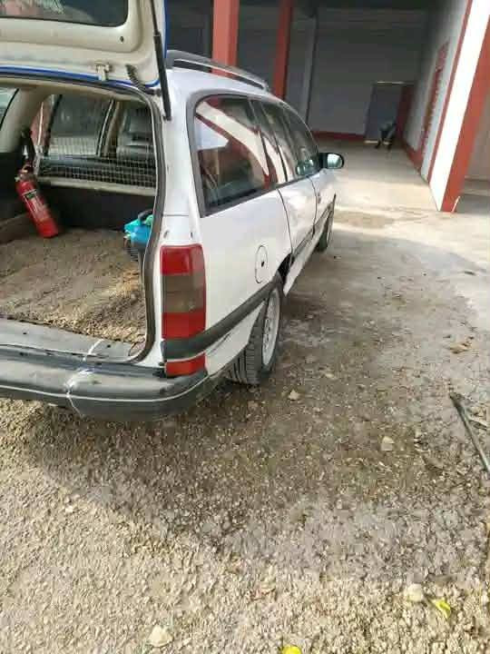 سلام عليكم 
اوبل دكتورة ستيشن للبيع 
محرك 2000
كير عادي 
موديل 95
كهربائيات كلها شغاله 
السعر 40وبيها مجال بسيط 
للاستفسار اكثر اتصل عالرقم ***********
