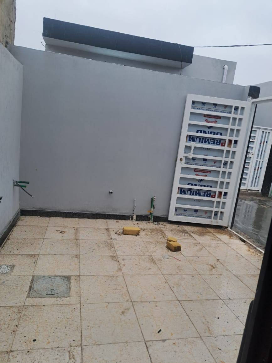 بيت للبيع قسط
يباع قسط مقدمه ١٠  شهر ٣٥٠ سعر كلي ٢٨
٥٠ متر جاهز لسكن نهايه شارع علكم قرب اسواق الامير غرفه صاله مطبخ صحيات
علما كفاله ماستر كارد اوكفيل موضف اومتقاعد
للاستفسار تواصل عل رقم
***********
