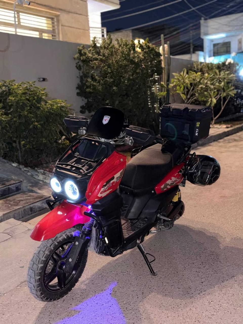 دراجة أباجي Full Red Edition – موديل 2025
- الإصدار: Full Red Edition
- الموديل: 2025
- قدرة المحرك: 3000 واط
- عدد البطاريات: 6 بطاريات
- سعة البطاريات: 32 أمبير
- التصنيف: جبلية وسبورت في آنٍ واحد.

المميزات:

- محرك قوي بعزم ممتاز يمنح انطلاقة سلسة وأداءً عاليًا.
- هيكل متين مصمم لتحمل الاستخدام اليومي والطرق المختلفة.
- تتحمل الأوزان العالية مع ثبات وأمان أثناء القيادة.
- مناسبة للطرق المعبدة والوعرة بفضل تصميمها الجبلي والرياضي.
- إصدار Full Red Edition بتصميم أنيق ولمسات رياضية مميزة.
- موديل حديث 2025 يجمع بين القوة، الأداء، والشكل العصري.

دراجة تجمع بين القوة، التحمل، والمظهر الرياضي، وتناسب من يبحث عن أداء اعتمادي واستخدام يومي أو مشاوير طويلة بكل ثقة.
للتواصل ***********
