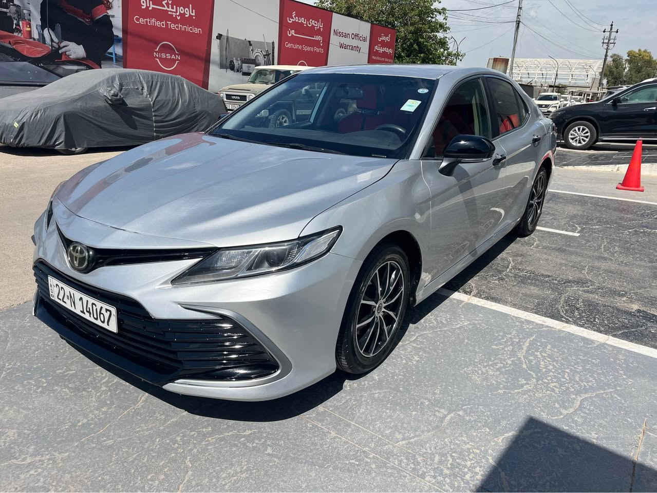 Toyota camri 
مۆدیل ٢٠٢٣ 
مواسەفات Le
٥ پارچەی بۆیاخە پێش و پشتی کەپسە نیو سەفی بۆیاخە  ناو سۆرە 
سەیارەیوکی پاک و جوانە گێر و مەکینە و کارەبایەتی هەموی مەزبوتە کامل جوانکاری بۆ کراوە نرخی ١٤٨ وەرەقەیە و مامەڵەیەکی کەمی تێدایە 
ناونیشان هەولێر 
ژم ***********
واتساپ أربيل, العراق
