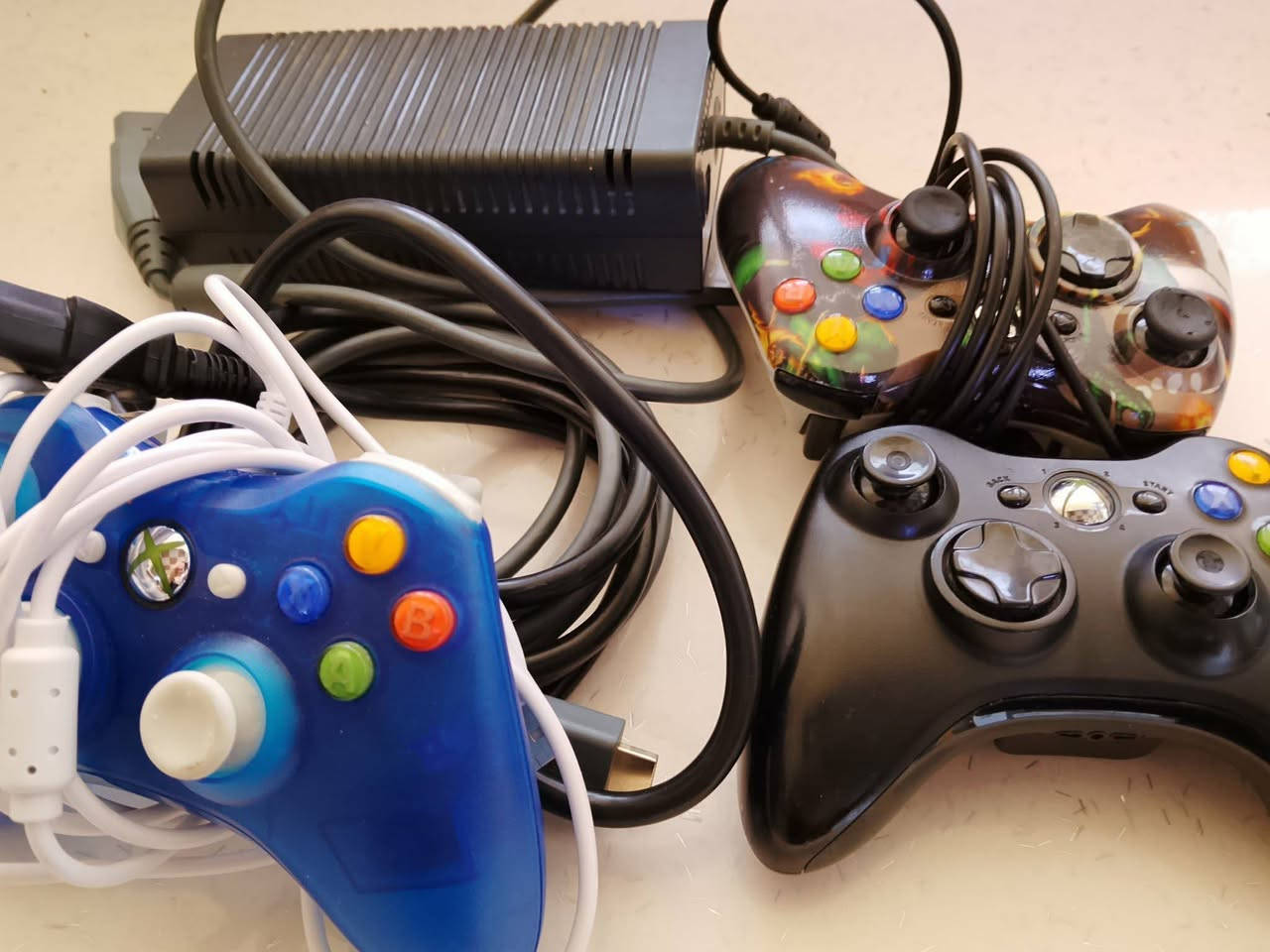 السلام عليكم
سوني XBox كاسبر هارد G320 بي 70 لعبه يدا 🎮اصليه وحده وثنين تجاري واير شحن 
العنوان الموصل جانب الايمن


**إذا كنت صاحب هذا الإعلان وتريد حذفه لأي سبب، رجاءا أرسل رسالة إلى الدعم الفني**