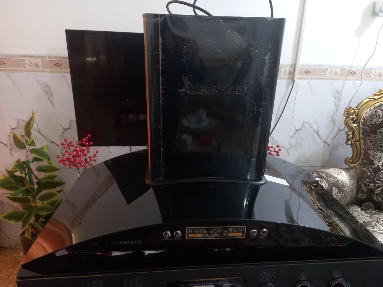 سلام عليكم طباخ باب اول مع شافطه نوع المتين ممشتغلات شهر والطباخ بي رف داخلي سعرهن ثنيهن ١٥٠ 
***********
