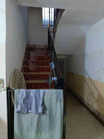 دار للبيع. محجوز للمصرف العقار
 دار للبيع. #طابقين مساحه ٣١٢ ونص   الواجهه ١٢او نص العمق ٢٥متر 
موقع حي #العسكري قرب مدرسه زهره الصباح خلف التجاري بين قديم حجر بس مرمم  جديد كهربائية ماء مجاري أو القاط الثاني بناء جديد غرفه صحيفة  بيتونه شارع المستوصف 
مطلوب المصرف العقاري ٨٥مليون التسديد ٤٣٨الف 
مقدمه. 108 مليون
للاتسفسار الرقم
***********
الروان للعقار كركوك
