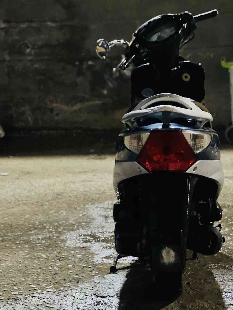 سلام عليكم دراجة كامكو مكفول البيع رقم ***********
