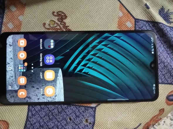 للبيع مستعمل النضيف اب 90بي مجال للشراي النضيف اسمه A31كلشي مابي مكفول شخط مابي  او مكفول رقمي واتساب او رمش عليه *********** او راسلني خاص 🔥🔥🤍🤍مكان بغداد باب معضم توصيل ما عندي بس انزلك حك كروتك
