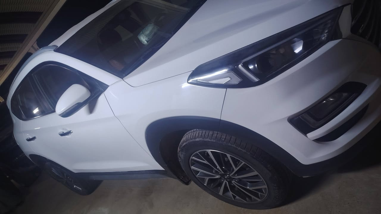 سلام عليكم توسان موديل 20020رقم بغداد تحويل مباشر سياره جديده بمعنه الكلمه كفاله عده بيها بارد بل جنطه شبر واحد فوووول مواصفات عده لبنى رامه سعر 190وبيها مجال للشراي اتصال بيك خير ودلل مكان بابل ***********
