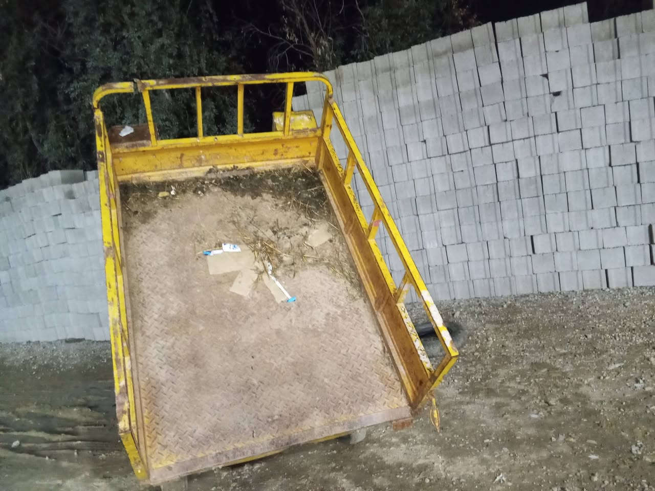 سلام عليكم ستوتئ للبيع العسر 800موديل 2012عوزه صبغ وكهربيات بس هاي نقص اورق اصولي كفاله عامه دوله عشائر اليحب يتصل هلا اوميت هلا بي الاستفسار على رقم الهاتف ***********
