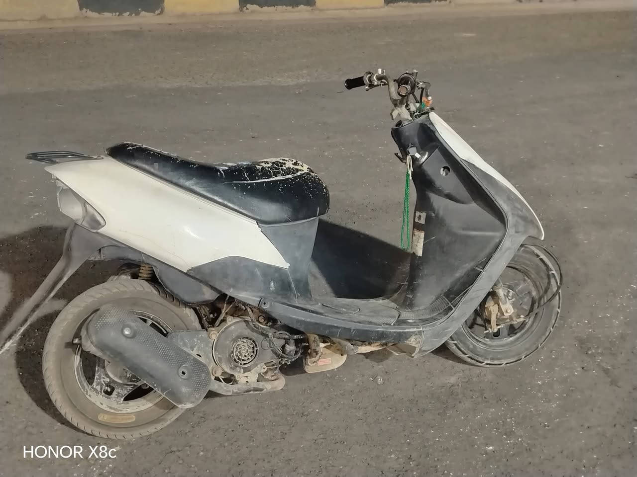 السلام عليكم دراجه ساسوكي رياضي للبيع الدراجه شغاله هندر نكره بدون أوراق اكفلها سرقه وعشائر الدراجه مكينه ناعمه مفتوحه بس بوشه وبستم السعر؛ 150 وبيها مجال مكاني ميسان حي الجامعه الهاتف *********** الشراي يتصل ويدلل
