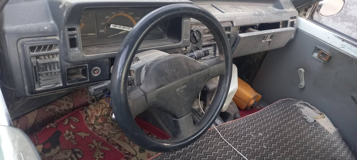 السلام عليكم بيكم مازدا مديل 93 كير اوتماتيك مكينه ثري واي بدي طويل 5 جنكال شاصي مكفول كشر كما موضح بالصور رقم انبار اصفر راعيها يسكن بغداد باب المعضم متوفي يسوي وكاله او تحويل مكملين قسام سياره خير من الله بيها نقوصات ماموكفتها صدر جديد سعرها 18 قفل مكان ابو غريب الحمدانيه ***********/***********
