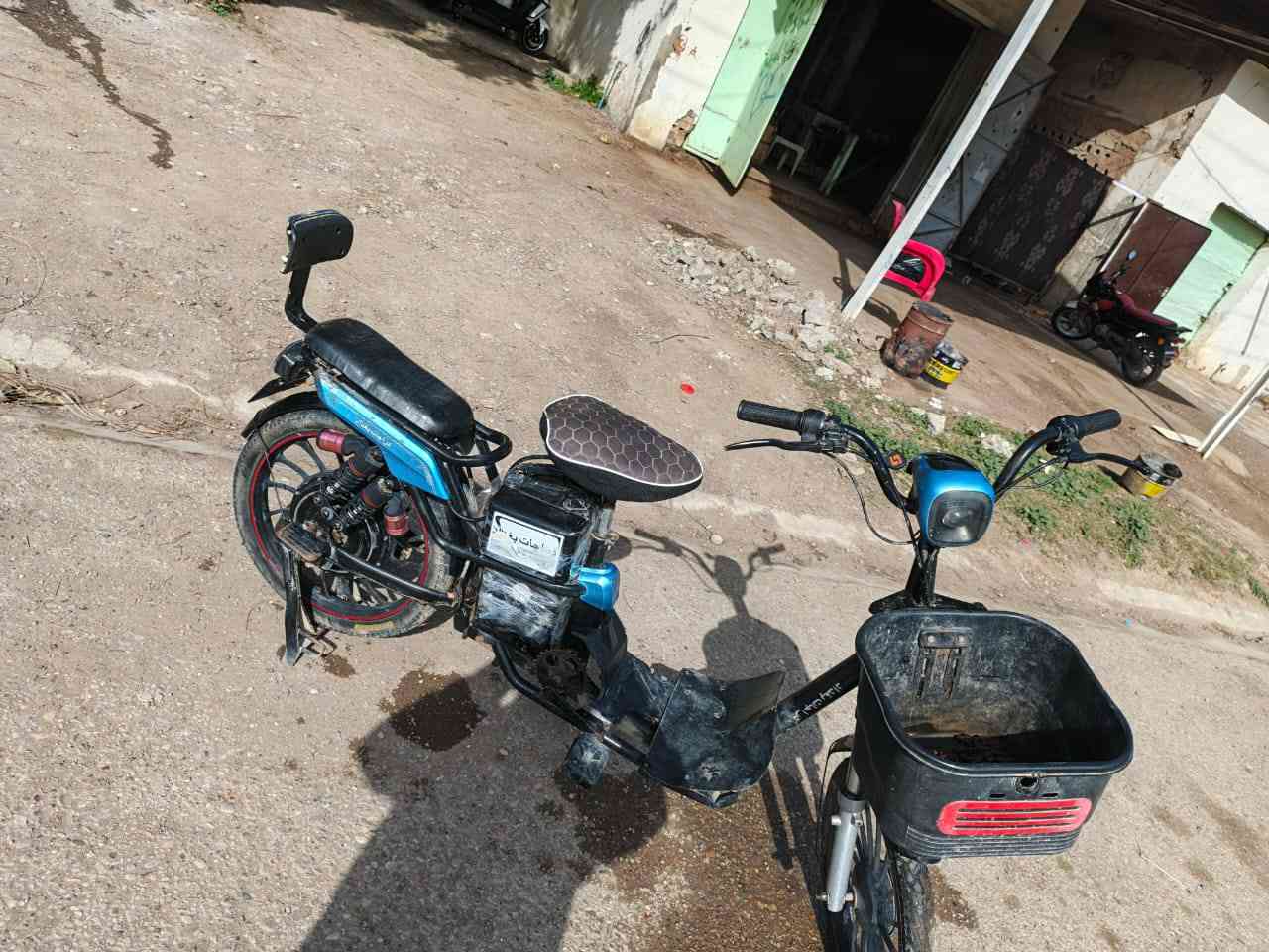 سلام عليكم ماطور شحن لبيع ماطور نضيف السعر 100بس بدون بطاريات ***********
