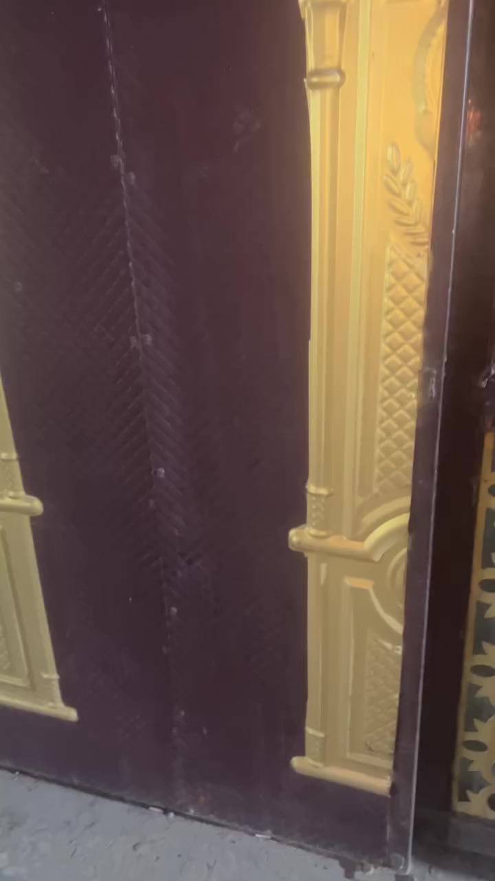 الطول ١١ متر و نص 
طول  ١٢٠ متر منها ب ارتفاع ١٨٠ 
و ١٢٠ متر منها ب ارتفاع مترين 
و الباقي ب ارتفاع مترين و٢٦

بغداد العبيدي 
***********
