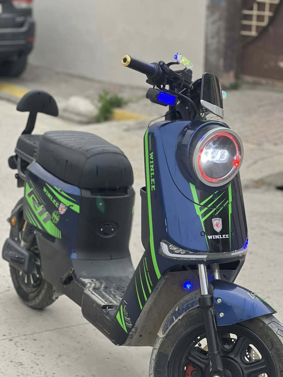 سلام عليكم 
دراجة شحن R11 للبيع.
ماركة WINLEE
لون نيلـي (ازرق غامق) موشم بـ اخضر.
موديل 2026
عدد البطاريات=6حجم كبير.
ملف 1500 أو اكثر (ماعرف صراحتاً)
ويل حجم 12.
تاير عريض+جوبلس.
شاحن تليفون موجود.
دسكات دبلات كلهن جدد
سويج عدد2 + بصمة2.
تشغيل عن بعد.
بريميوم.
شاشة حجم كبير/تقرة سرعة الممشى،كمية الشحن،الاعطال.
بيها ميزة قير الـP نفس السيارات.
بيها نظام السيفتي 
السعر 600الـف وبيها مجال .(ملاحظة مو شراي رجاءً لاتراسل)
العنوان/ كركوك.
متواجد على الفيس.


**إذا كنت صاحب هذا الإعلان وتريد حذفه لأي سبب، رجاءا أرسل رسالة إلى الدعم الفني**