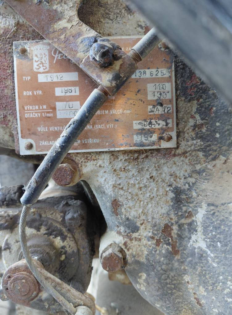 للبيع محرك دويز ستة سلندر ما مفتوح  ***********
