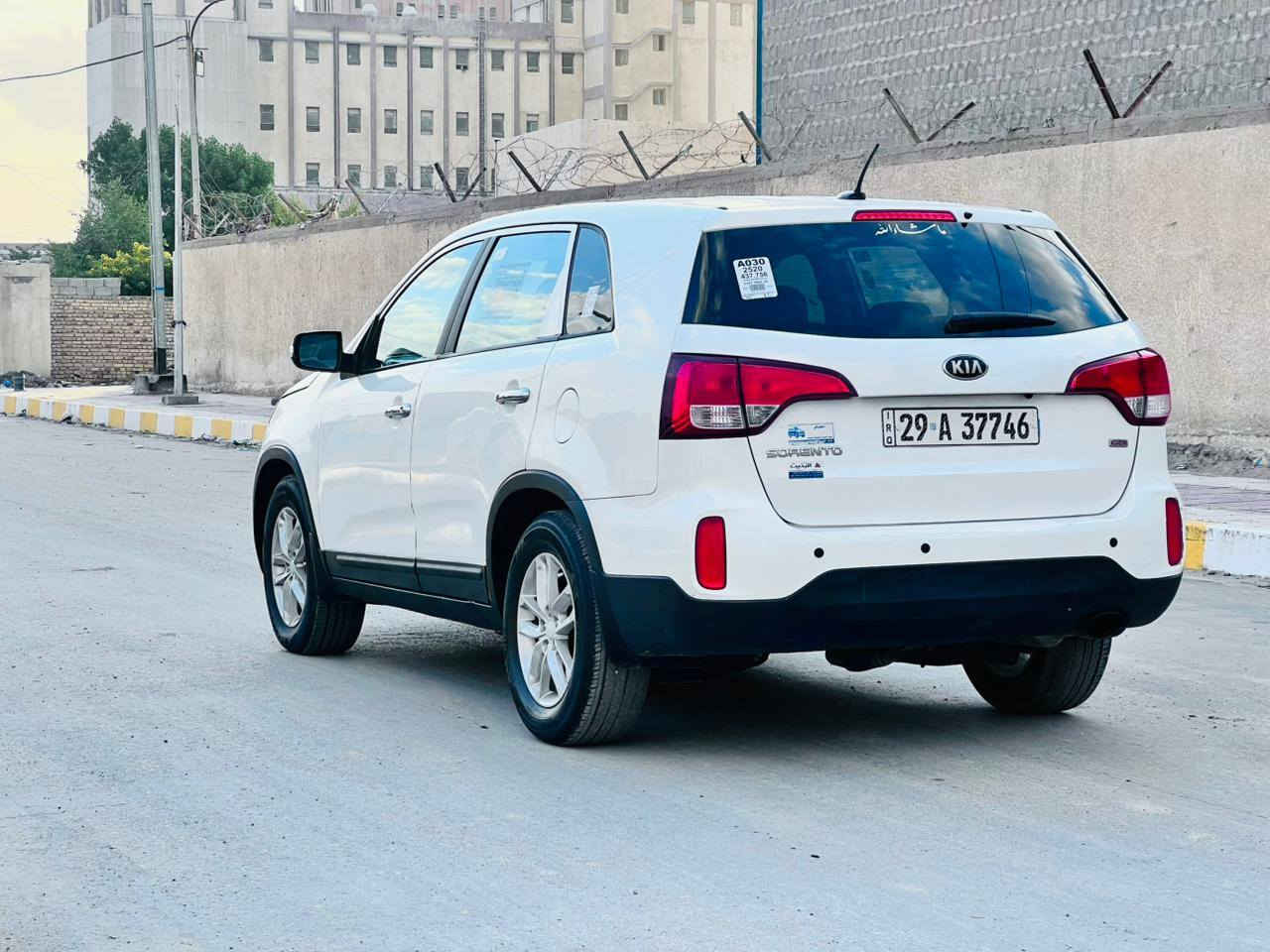للبيع كيا سورنتو 2015 وارد امريكي
رقم واسط الدولي  تحويل ثاني يوم 
ضررها جاملغ وبنيد مبدلات وبيبان 2 صبغ السياره جديده وجاهزه ماشيه 92 الف حقيقي. نص فول مواصفات اشاير بلمري ويل كروم محرك 2400 دواخل لونين تبريد قطعتين يده نيكل تحكم ستيرن سياره خير من الله مكانه الناصرية المركز السعر 135 وبيه مجال للاستفسار‏‪0786 286 7274‬‏
