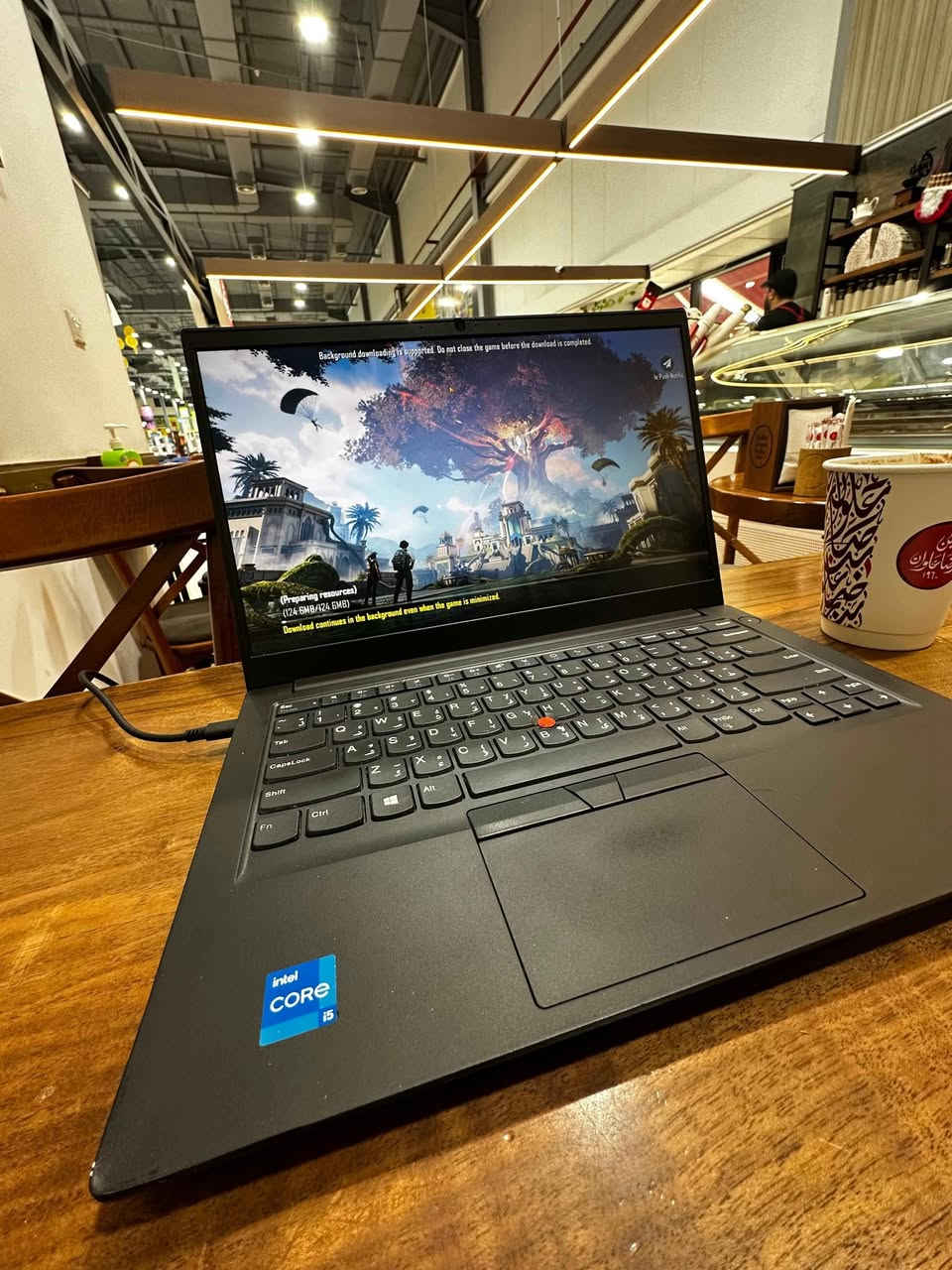 لابتوب Lenovo ThinkPad (جيل 11) - نظافة حاله حال الجديد  
للبيع: جهاز بحالة الوكالة (استخدام شخصي جداً بسيط) - الجهاز معروف بمتانته وقوته، من أرقى فئات اللينوفو.
المواصفات الفنية (الحديثة):
• الموديل: Lenovo ThinkPad (تصميم عملي وأنيق سوبر سلم وزن خفيف ).
• المعالج: Intel Core i5 - جيل 11 (أداء جداً عالي، أحدث وأسرع بهواية من الأجيال القديمة).
• الرام: 8GB DDR4  قابل للتطوير إلى 32 GB ).
• كرت الشاشة: Intel Iris Xe Graphics (هذا الجيل الجديد يفتح برامج وألعاب بسلاسة عالية 4GB ).
• الهارد: 256GB SSD NVMe (أسرع أنواع الهاردات حالياً، الجهاز يشتغل بلمحة بصر هم قابل للتطوير ).
• الشاشة: 14 إنش (وضوح عالي ومريحة للعين).
الأداء الفعلي للجهاز:
1. بالألعاب: بفضل معالج الجيل 11 المتطور، الجهاز يشغل ألعابكم المفضلة بكفاءة:
• ببجي (PUBG).
• GTA V.
• ألعاب كرة القدم (FIFA / PES).
2. للشغل الهندسي والتصميم: المعالج والكرت مصممين حتى يتحملون لود قوي:
• برامج الهندسة (AutoCAD, Revit).
• برامج المونتاج والتصميم (Photoshop, Premiere).
• برامج الدراسة والبحوث والمحاسبة.
3. الحالة والنظافة: الجهاز "أخت الجديد"، نظافة 100%، ما مفتوح ولا مصلح ولا بيه أي شخط، استخدامه جداً قليل.
4.:
• كيبورد عربي/إنجليزي أصلي.
• بطارية 5-6 ساعات حتى 7.
• كاميرا واضحة وميكروفون نقي جداً للدروس والاجتماعات.
• منافذ: USB 3.0 + HDMI + Type-C + LAN.
5. الملحقات: الشاحن الأصلي مالته.
السعر: [395فقط ] ألف دينار 
. بغداد, العراق


**إذا كنت صاحب هذا الإعلان وتريد حذفه لأي سبب، رجاءا أرسل رسالة إلى الدعم الفني**