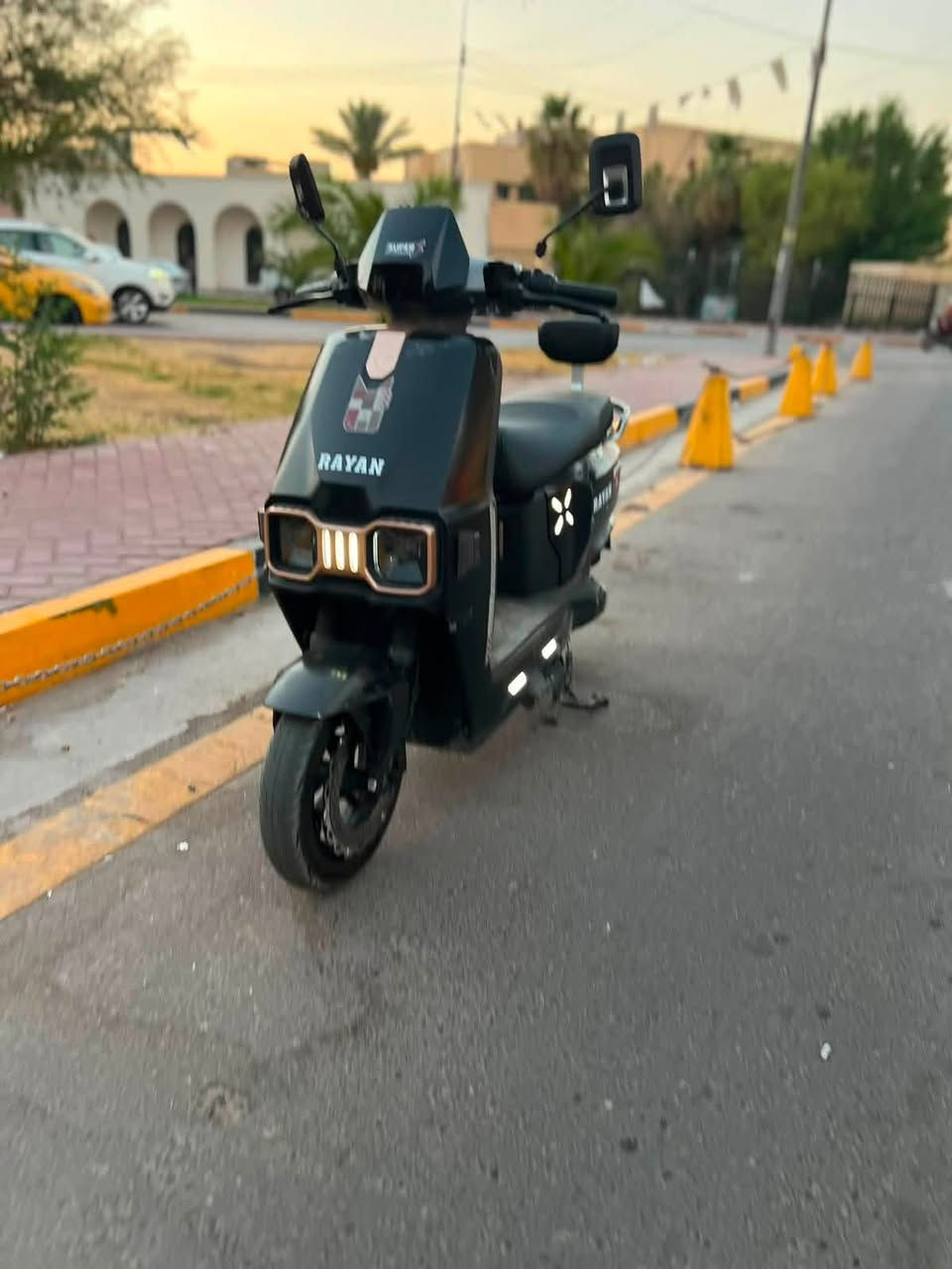 سلام عليكم شياب دراجه شحن البيع نوع الريان  ام  عيون جيل ثالث الحديث تجي بصمه سكيورتي  دراجه استخدامها 15 يوم  فقط الله يشهد 
 دراجه زلغ مابيها كفاله عامه اي نقص مابيها كلها كامله وجاهزه /مواصفاتها👇

بطاريات عدد (6) كبار دبل 🦾
النوعيه 🪬(الريان/ RAYAN)🪬🧿
3سرعات 🪬
تحمل شخصين🫂
تشغيل  نضامين بصمه او سويج🥇
سرعه الدراجه60🧿🪬
تتحمل وزن عالي جدا🏋🏻‍♀️
نضام  تشغيل عن بعد🤺✅
نضام السرقه 🥷🏻🏃🏻‍♂️
تمشيك (50) كيلو✈️
لون الدراجه مميز كلش
بصمه 💕
كلوب لد ابيض عالي ناصي🔦💕
استان صفح🔆
استان تعليك 🔱

اي استفسار اتصال ✅👇

***********

مكاني بغداد
