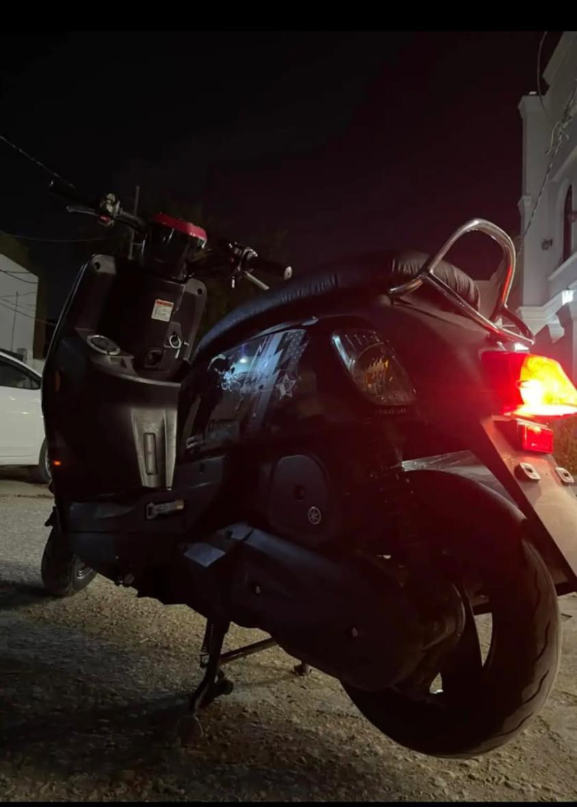 السلام عليكم
بوليس مسطره 
حديث 2014 
ياباني 
الدراجه مكفوله 
مكينه بلاديه كفر بلاد 
داخل املح 
سعر واحد و١٠٠ 
بيها مجال للشراي 
لون اسود دراجه خير من الله مال طالب من المدرسه للبيت الدراجه كفاله عامه مكان كربلاء حي الموضفين خاص مامتوجد ***********

(مكلف بل نشر)
