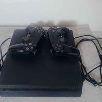 بلي 4 مهكر نظيف ويا 2 جوستك وأيضا 5 العاب  السعر 230 الف  للتواصل واتس...