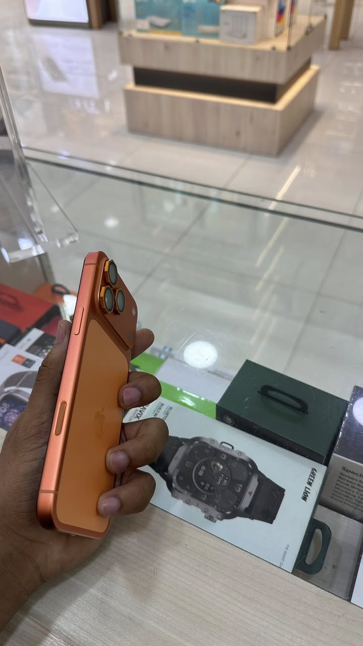 17 pro max
١٧ برتقالي نضيف ١٠٠٪؜
جديد اشتريته مكفول شخط مابي 
بطاريه ١٠٠ مشحون ٧٣ 
كارتونتنه ضاعت بلشركه ويه الكراتين واضمنلك يا 
CH دبل شريحه 
ب١٩٠٠
مكاني نجف 
***********
