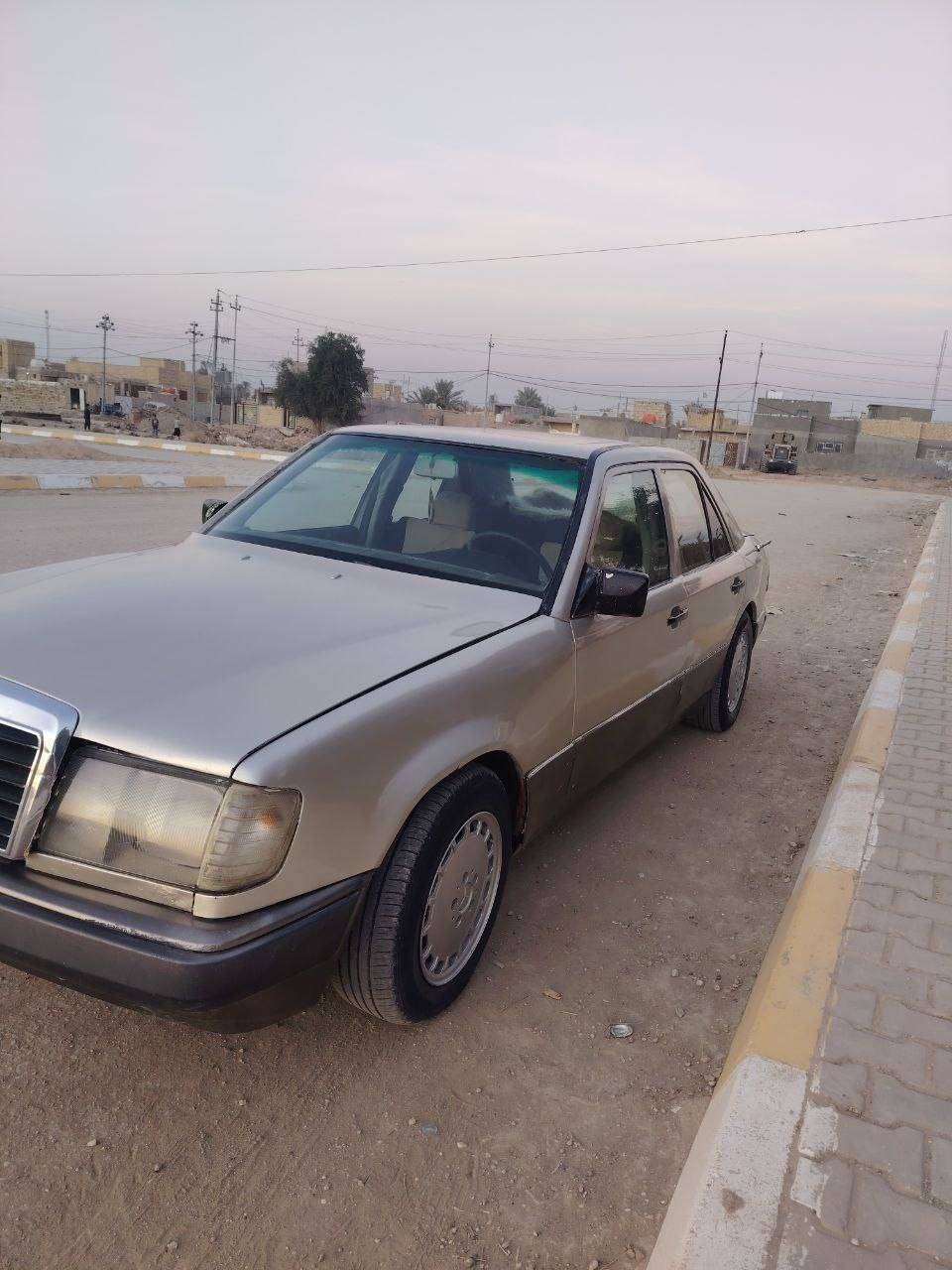 مارسدس دب 87 محور كير ومكينه مكفولات حداديه 100/50سنويه ال 2028 رقم بغداد دولي راعيه بغداد ومكانه حالين دوانيه وراعيه اريد امدور سعر  40 وبيه مجال ***********
