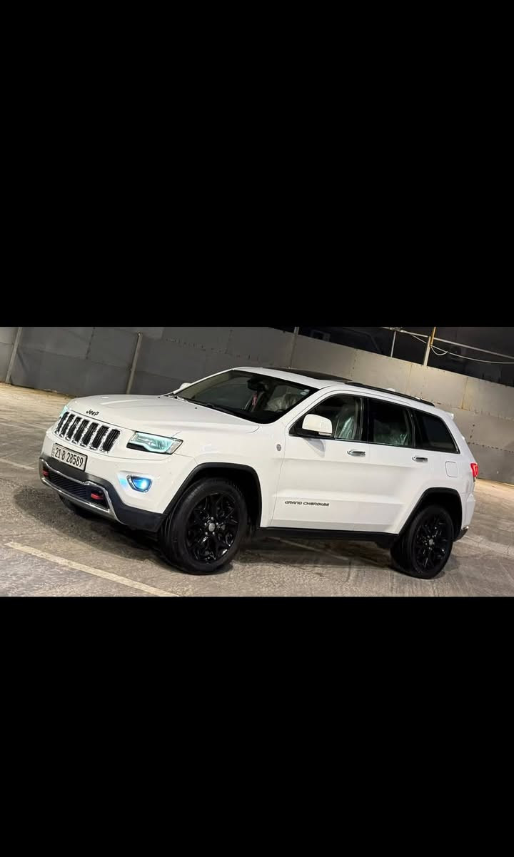 جيب جراند شيروكي LIMITED 2014خليجي وكالة 4×4فول مواصفات *حجم المحرك 6سلندر 3600 
*ماوس وضعيات قيادة الفور ويل
 *بانوراما 
*غرفه السياره عسلي جلد 
*اناره ترحيب 
*بصمه دخول ذكي
 *صندوق كهربائي 
*شاشة كبير 8.4 
*كشنات الامامي كهرباء
 *ويل حجم 18
*خزن وضع المقاعد والستيرن
 *هوك امامي خلفي
 *شفتات ستيرن
 *كاميرة خلفيه
 *حساسات أمامية خلفي
 *دبل اكزوز 
*مرايا قلاب مع البك
 *تعتيم مرايا 
*ستيرن كهربائي متحرك
 *كشنات تدفئه وتبريد امامي خلفي
 *ستيرن تدفئة 
*كشنات حار بارد 
*لد امامي 
*لايت زنون 
*زراك لايت
 *سستم صوت 9سماعات 
*دمام خلفي 
*إشارات مري 
*كير طياره 8نمر 
*تحكمات ستيرن فول
 *تدفئه مرايا جانبي
 للاستفسار الاتصال ***********
