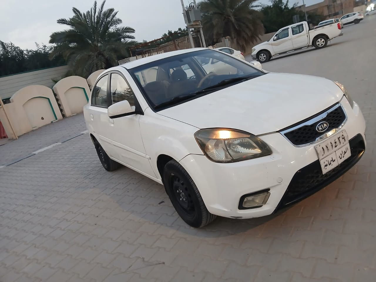 سلام عليكم
بسم الله الرحمن الرحيم 

للبيع كيا ريو موديل 2011 

سنويه ساقطه

مواصفاتها اعتياديه 

محرك 1600

السياره كفاله عدى بيها دحجات بسيطه كما موضح في الصور وبيها صبغات في بعض اماكن قليله و شويه جراد في بعض الاماكن 

مكان السياره نجف 

السعر 81 وبيها مجال 

خاص ماارد

للاستفسار اكثر الاتصال على الرقم ***********
