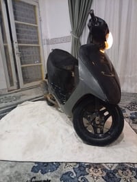 دراجه للبيع عطل بيها الفيت بم وتركناها سعره 150 وبيها مجال اتصال 07729...