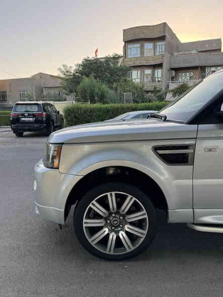 رانج روفر 2011 خليجيه استلام شركة 

السياره جديده جدا مكفوله من كلشي 

بدون صبغ بدون بارد 

فول موصفات 

فتحه بصمه شاشه فور ويل 

جكات تخم تاير جديد 

محرك كير بشرط 

رقم شمالي بااسمي 

دواخل مشمشي 

لايت زينون متحرك 

محرك HSE بدون سوبر 

السياره جديده جدا ماتتقارن بغيرها 

ماشيه 100 كم حقيقي 

السعر 175 

مكاني بغداد السيديه 

***********
