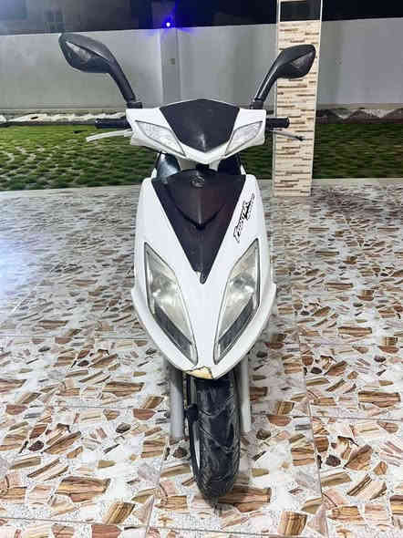 السلام عليكم دراجه سايم فايتر  نكره سلف نضافه مثل ما موضح تخم تاير جديد لايت عالي ناصي اشاير هورن كله شغال السعر ٤٧٥ بي مجال قليل التواصل خاص او واتساب *********** الرمادي
