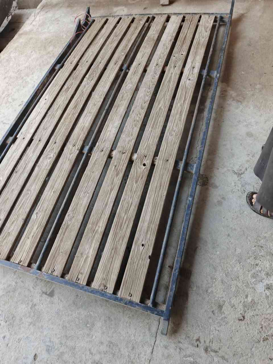 سوبايه ستاركس للبيع .. 
خشب نظيف .. وقطرة خياس مابيها 

المكان القاسم ..
***********
السعر 85 وبيه مجال قليل
