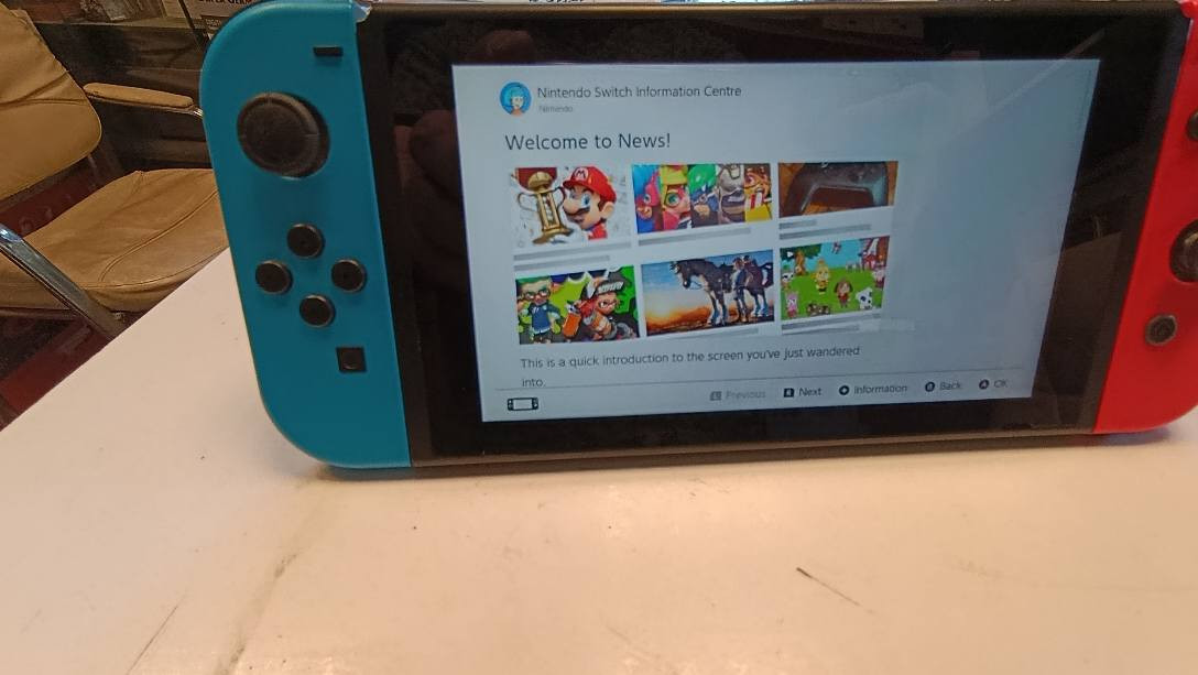 🎮 للبيع: نينتندو سويتش (نظيف جداً) - السعر لقطة! 🎮
​للبيع جهاز Nintendo Switch بملحقات كاملة، مخصص للألعاب القوية وجاهز للاستخدام الفوري.
​🌟 مميزات العرض:
​الحالة: شغال بالكامل وبحالة ممتازة (نظيف جداً).
​التهكير: الجهاز قابل للتهكير (غير مهكر حالياً) وبدون ألعاب، مما يجعله فرصة ذهبية للمهتمين بتعديل الأنظمة.
​الملحقات الإضافية: * نظارات واقع افتراضي (VR) لتجربة لعب خيالية.
​يد تحكم وايرليس (Wireless Controller) احترافية للألعاب الخارجية.
​كافة الملحقات الأساسية للجهاز.
​💰 السعر والمكان:
​السعر: 225 ألف دينار عراقي (قابل للتفاوض البسيط).
​العنوان: بغداد - بغداد الجديدة.
​📞 للتواصل والاستفسار: *********** بغداد, العراق
