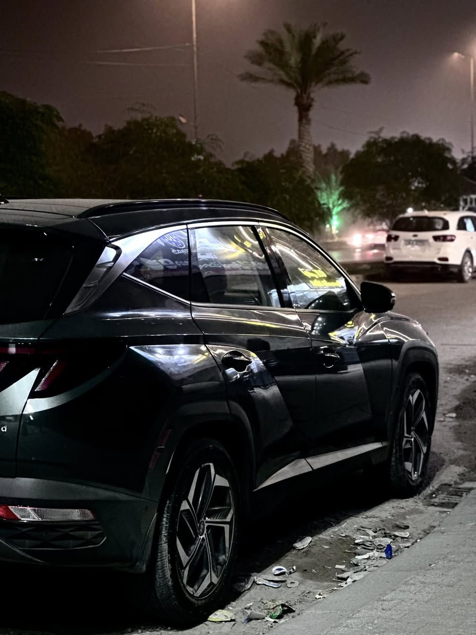 � للبيع: هيونداي توسان هايبرد 2022 – فول لمتد وارد أمريكي 🔥

 • اللون: زيتي/زيتوني
 • المشي: 60,000 كم
 • الفئة: لمتد فول بأقوى المواصفات

أهم المميزات:

 • 4 كاميرات + رادار أمامي وخلفي
 • بانوراما كبيرة + صندوق خلفي كهربائي
 • شاشة تدعم CarPlay و Android Auto + 3 ثيمات قيادة
 • شفتات ستيرن + مبدل كير + زر أوتوماتيك كامل للسائق والراكب
 • 4 أنظمة قيادة: Eco – رياضي – Smart – Snow
 • تدفئة وتبريد للكشنات الأمامية والخلفية
 • نظام الطوارئ الذكي: يضغط بريك تلقائي عند وجود خطر أمام أو خلف السيارة
 • تحكم كامل عن بعد من البصمة (تشغيل، إطفاء، قفل/فتح، تكييف، حركة قصيرة للسيارة للأمام والخلف للپارك)
 • هايبرد قوي يصل لمعدل 740 كم فعلي
 • إطارات 20 – خزان 50 لتر
 • وارد أمريكي، نظافة ممتازة، وأقوى تجهيزات فول لمتد

💰 السعر: 210$

📞 للتواصل مباشرة: ***********
