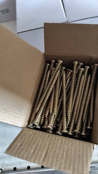 متوفر افضل انواع برغي التركيب بقياسات مختلفه 10 سم 8 سم 6 سم للطلب جمل...