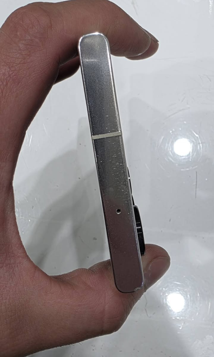 سلام عليكم
 s 23 ultra 
ب٦٧٥ الف 
لا مفتحو لا مبدل بي شي 
بي طخات خفيفه بداير 
عنوان بغداد 
***********
