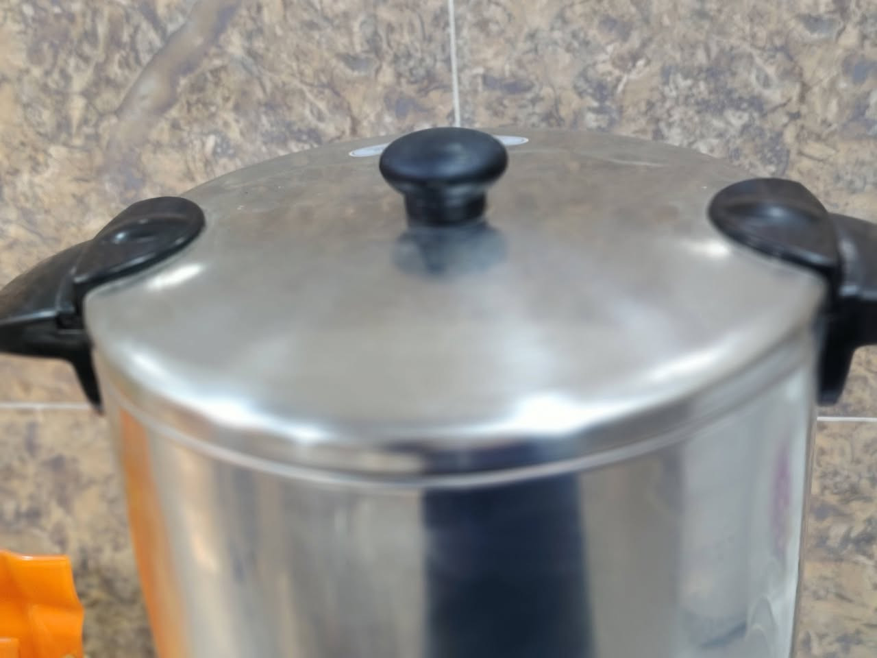 هيتر ماء للبيع مستخدم بس جديد ***********
