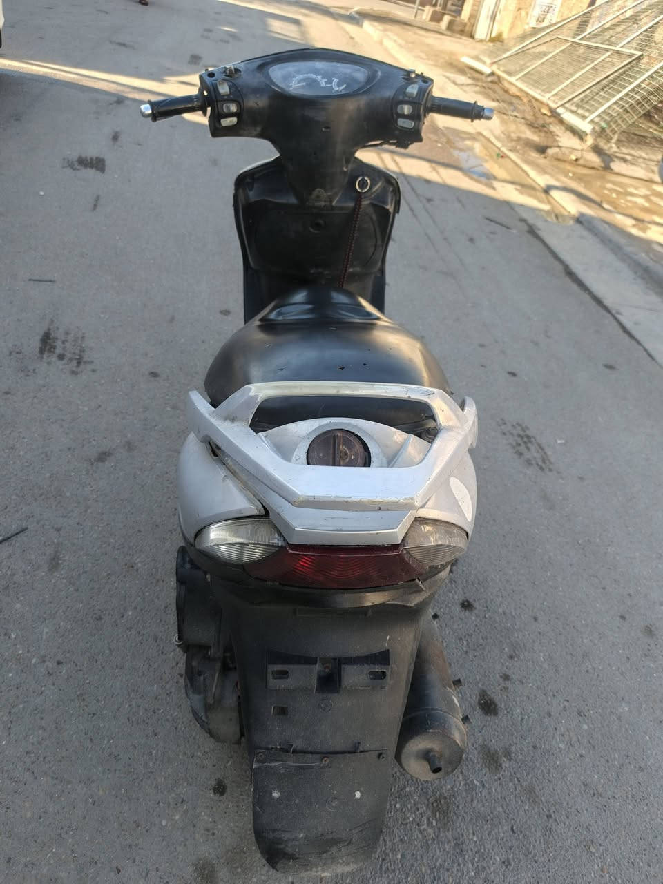 سلام عليكم ماكس 140للبيع  دراجه شلعه معدل شك الكاع خير من الله سلف وهندر شغال بيهه  رنكات  ترتيب تحتاج فقط مكينه ناعمه تخبل سعره 250 وبيهه مجال للشراي مكاني بغداد حي العامل ***********
