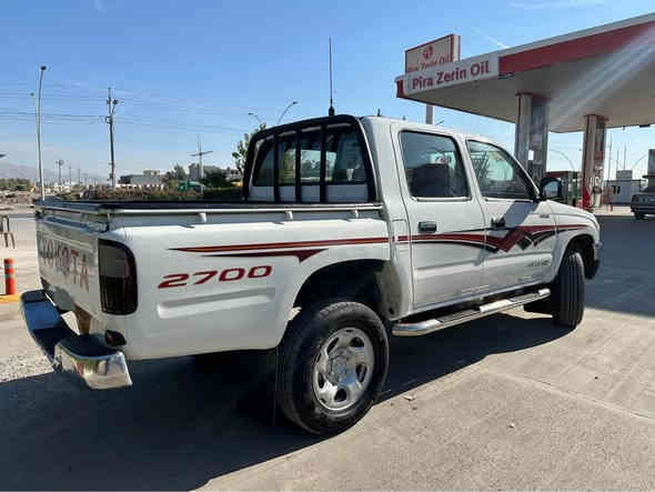 هايلوكس رقم أربيل 4x4  موديل 2004 گير محرك كهربائي شاصي دبل اكسل كلو ب شرط سعر 120 ورقه ‭0787 297 0407‬ زاخو
