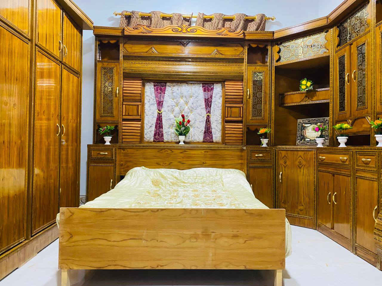 غرفه نوم عراقيه حطاطه صاج نضافه فول شرط استخدام قليل جدا السعر مليون و200بي مجال  الرمانه البعبيد الاتصال ***********
