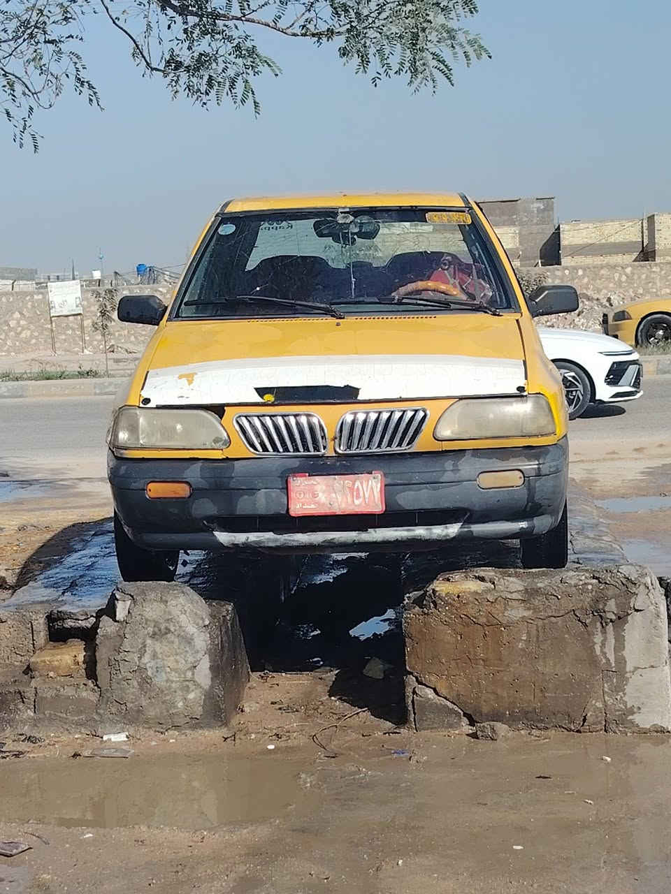 سلام عليكم سياره سايبه 2014 سياره بيخه خيط بخار قليل تخم تاير جديد تبريد شغال سياره مكفوله نضيفه سنويه عضم عاج ساقطه 21 مكان نجف راعي بنجف سعر 12
***********
