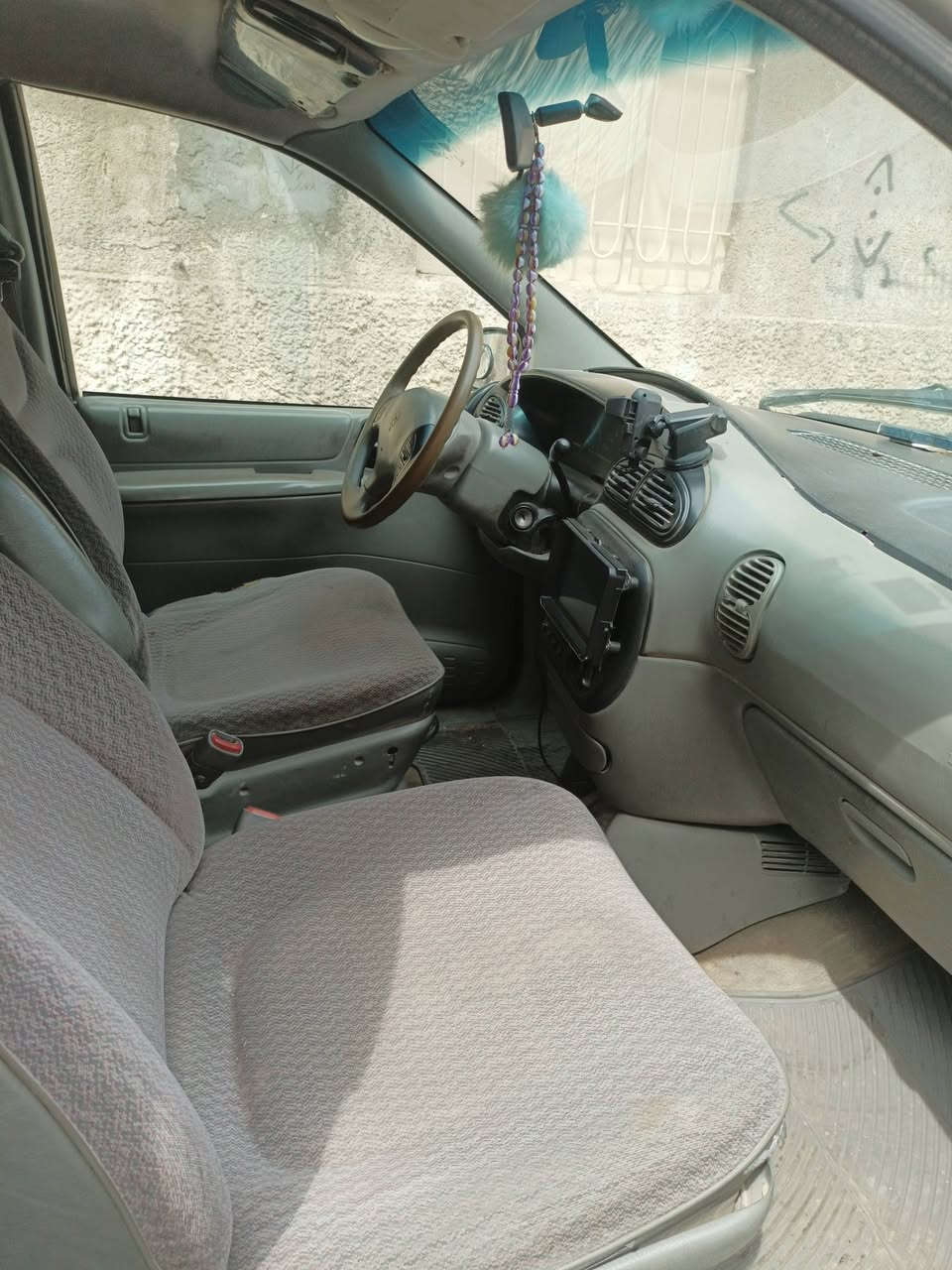 السلام عليكم ،،،،،، للبيع دوج كرفان موديل 2000 رقم بغداد دولي محرك 3000  محرك وكير ممتاز حدادية جيدة الكشر بلاد بس بي خياس  ما مسوي ،، تبريد قطعه واحده شغال عبوة بانزين جديده  السعر 42 وبي مجال مستعجل على البيع مكاني بغداد ،،، للتواصل على الرقم
***********
