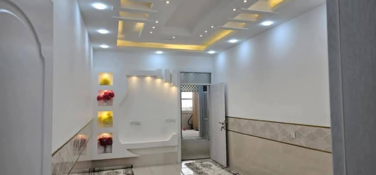 سلام علیکم

#خانووی_مۆدێرن بۆ فرۆشتن 🏘️💒
تایبەت دروست کراوە بازاڕی نیە
ناونیشان 📍کەلار _ ناحیەی ڕزگاری (سموود) 

◼️ گەڕەکی ئاوباریک_ پشت  مەدرەسەی. زرنگ 🏙️  
◼️ ڕووبەری6 بە 20 = 120 مەترە 📏📐 
◼️ ڕێگەپێدانە بەمەرجی وەکالە عامە 🌆   
◼️نزیک هەر دوو مەرەسەی سەرەتایی و ئامادەیییە

🟠 مواسەفاتەکانی پێکهاتوون لە 🔻

( کامل ژوورەکانی مغریبییە _ کامل ژوورەکانی دەکتی مەرکەزی بۆ کراوە ✅دەرگاو پەنجەرەی ڕانیەی بۆ کراوە )

🔴 ژوورەکانی ئەم خانووانە پێکهاتوون لە 

🔶 میوان 🪑🚪
🔶 مطبخ 
🔶 مساعد مطبخ 🍽️🫖
🔶 هۆڵێک 🖼️
🔶 دوو ژووری نوستن 🛋️🛏️
🔶 ڕۆشنایی 🪟
🔶 مشتەمەلات 🛁🚿

‎بۆ زانینی نرخ 💵 تەنها خاڵێک لەکۆمێنت دانێ ا

- ***********
.***********
