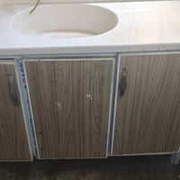 خزانة • للبيع