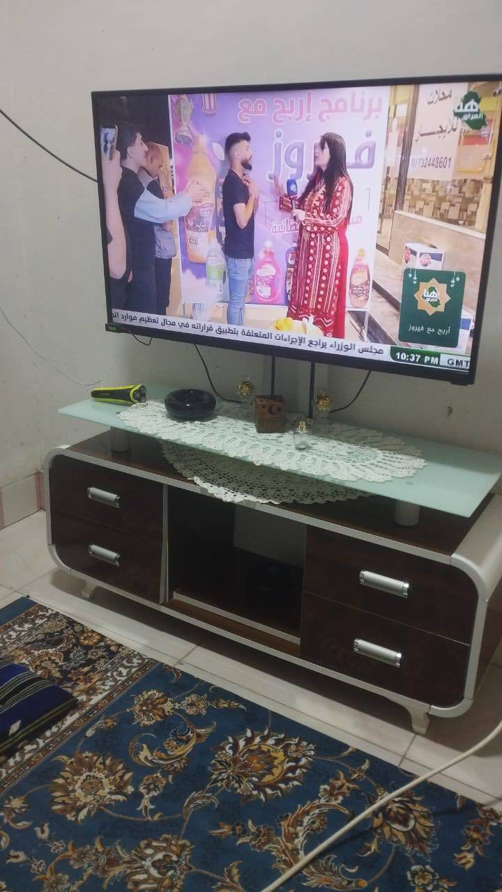 اغراض مستعمله نظيفه للبيع
ديوان + ميز بلازمه اثنيناتهم 100 الف

مرجوحه 150 الف

مكان بغداد ابو غريب للاستفسار واتساب : *********** ☎️📞
