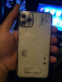 11برو ماكس  شغال بي هذا الفطر إلي بشاشة وضهرة مكسور والتعلي والتنصي وا...