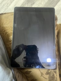 ايباد 8  ذاكره 128  ممبدل بي شي  و بعده بصحه جيده  مع كارتونته نضيف إل...
