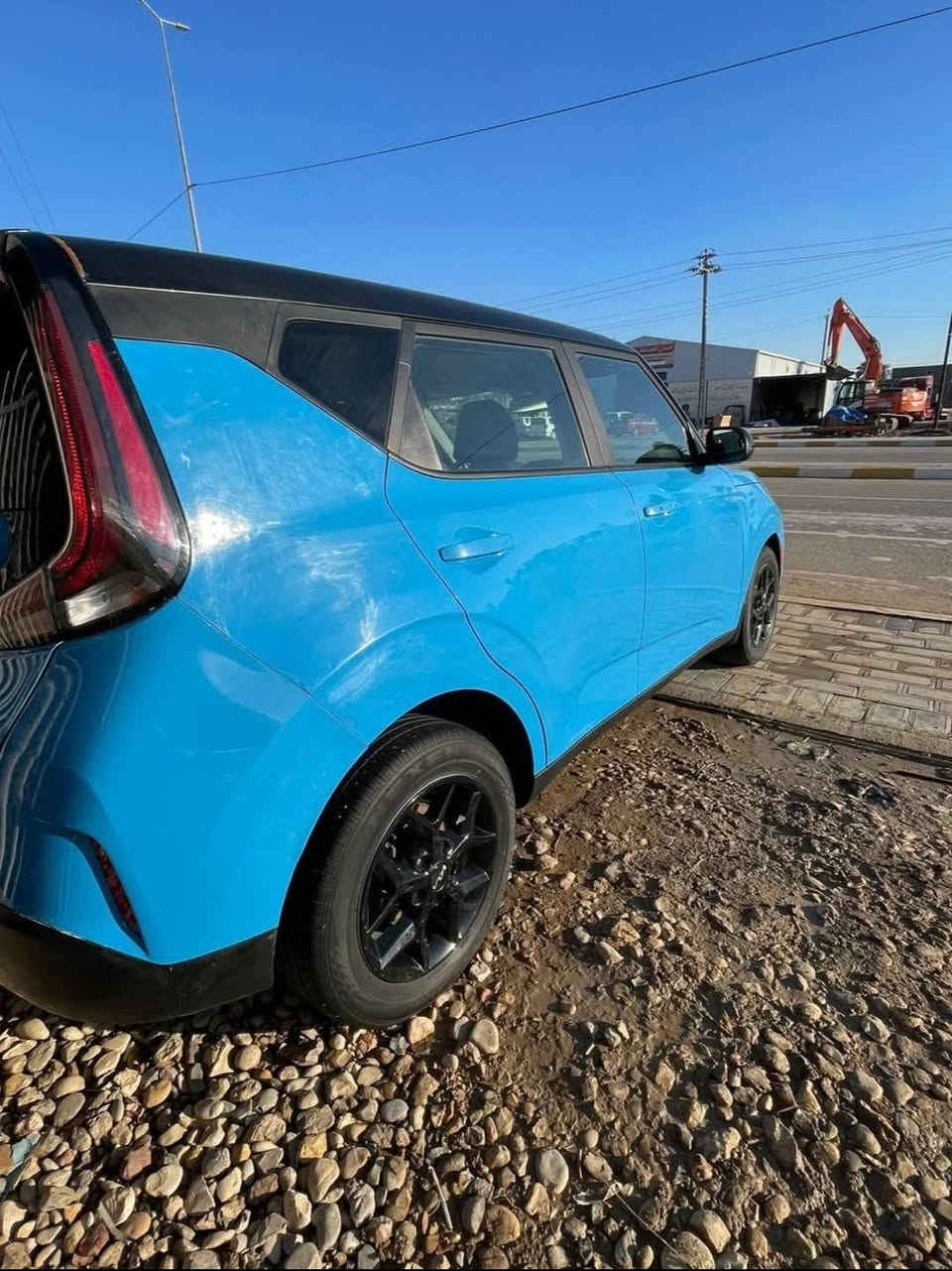 سلام عليكم كيا صول دخول جديد لون مميز موديل 2023 رقم  اربيل سياره فول واحد عله واحد بصمه شاشه رادار امامي خلفي  حادث خفيف جدا  بارد بجاملغ الخلفي والباقي كفاله عامه صور الحادث داخل المنشور  بعد بيها هواي مواصفات مامذكوره استفسار اكثر ومعرفت السعر اتصال عله الرقم ***********
