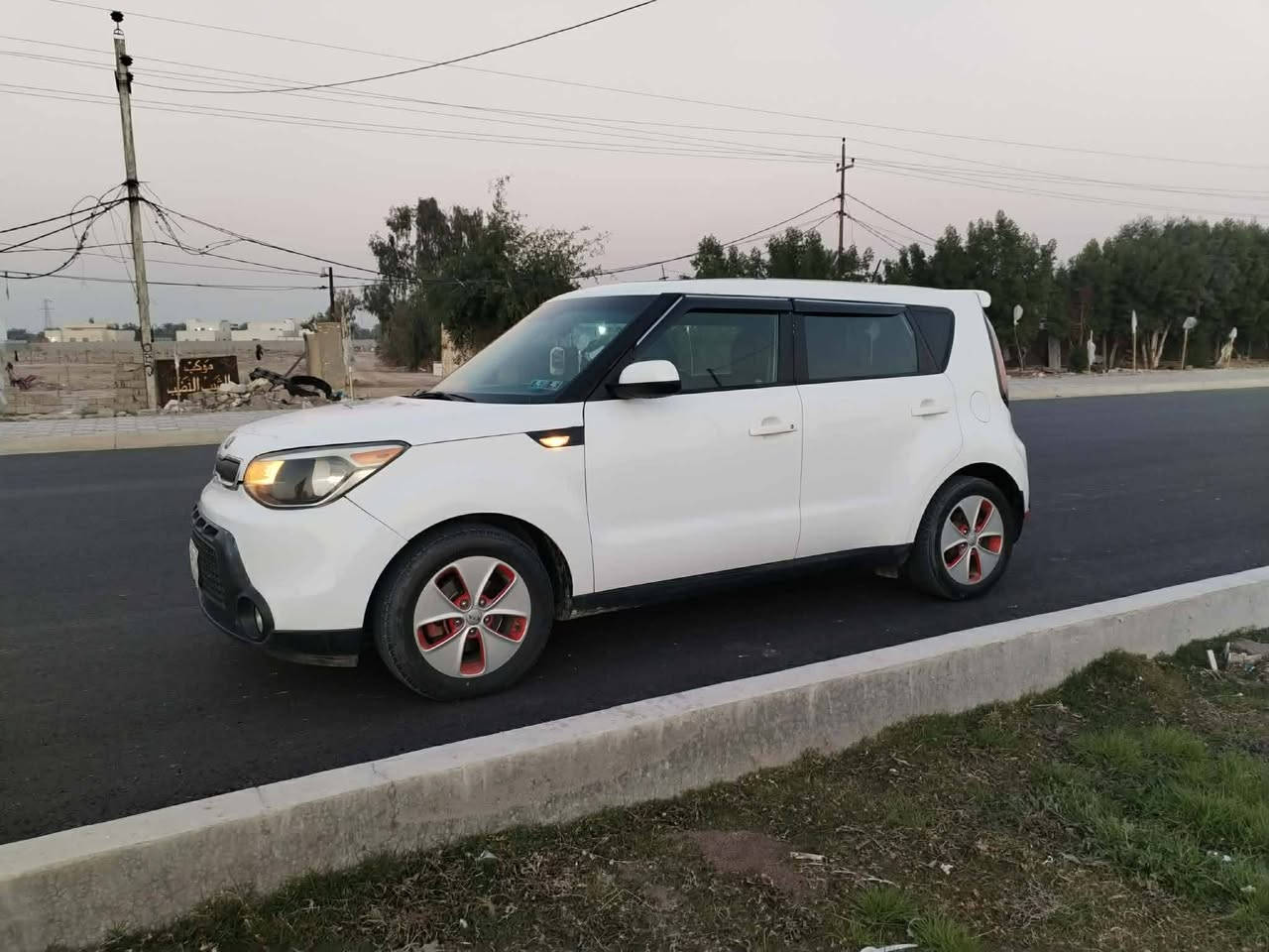 السلام عليكم كيا صول موديل 2014 مكينه1600كفاله گير كفاله السياره كلها كفاله فقط بيها جاملغ وبنيد رقم كربلاء باسمي سياره جديده بمعنى الكلمه بيع سريع سعرها جدا مناسب مكانها كربلاء المقدسه ***********
