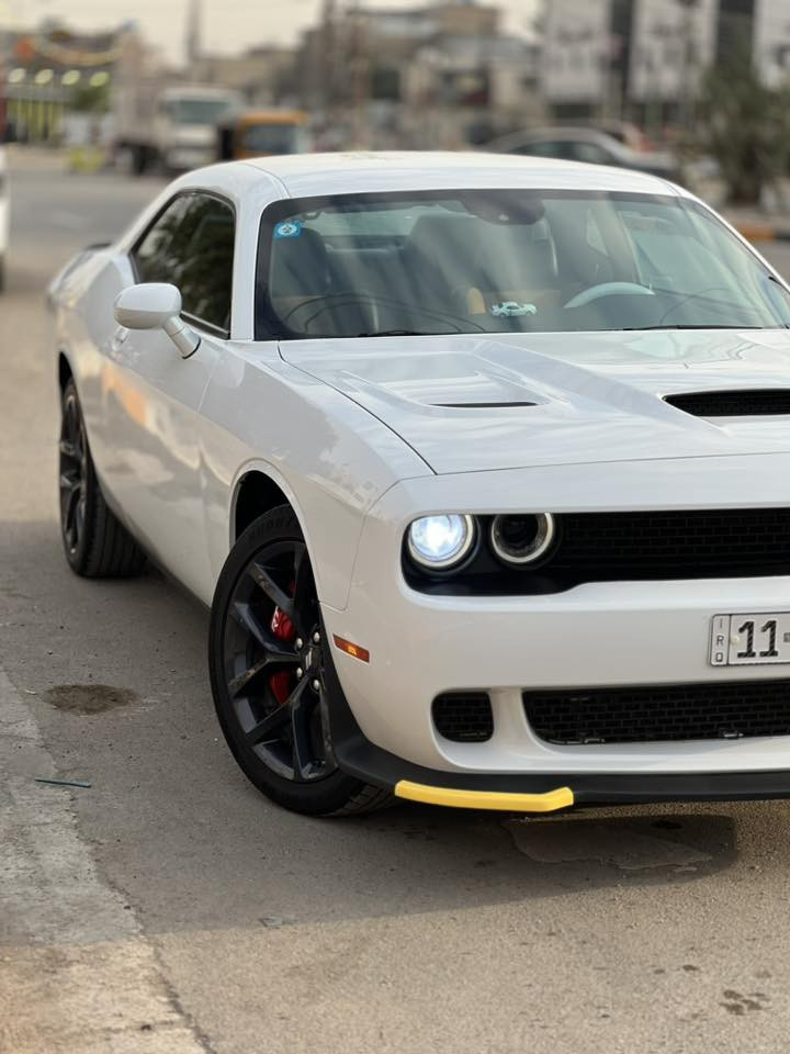 للبيع جالنجر 2023 
النداء الاخير لاست كول 
رقم بغداد دولي بأسمي
 ماشيه37 الف 
محرك 3600 
حادث تبديل بنيد وصبغ جاملخ وشويه من باب السايق ونص جاملخ صدر
تو ويل 
كشن السائق كهرباء 
ويل 20 اصلي بلاك توب 
غرفة اصليه داخل جلد وشاموه مشمشي اصلي
شاشه كاربلي 
منظومه زنون 
كامره 360 
بجم محدث srt شغل درجة اولى 
سياره مابيها اي نواقص من كل النواحي 
السعر ب205 
الهاتف ***********
