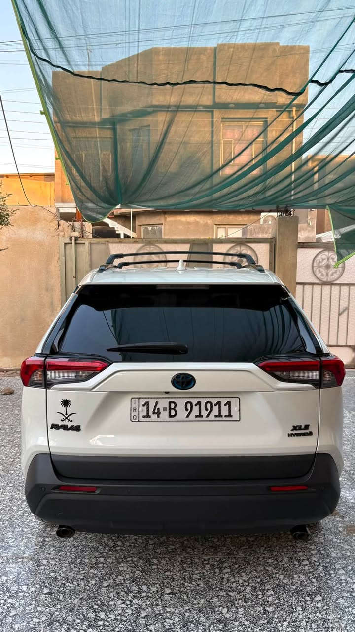 السلام عليكم ورحمة الله وبركاته من رخصة الادمن
راف فور 2022 XLE PREMIUM فول مواصفات 
وارد امريكي عداد المسافه 67 الف كليو متر 
حجم المحرك 2500  هايبرد بانزين 
فتحه سقف
شاشه كبيره تدعم كاربلي
حساسات امامي خلفي
كامرا خلفيه 
كشنات جلد كهربائية وتدفئه 
رادارات امامي وخلفي وجانبي نقط عمياء
تحديد مسار 
توقف ذاتي  
جنطة كهرباء 
سماعات ودمام JBL 
شاحن لاسلكي  
ويل كب اسود كروم 
ضرر موضوح صبغ دعاميه أماميه فقط من دون اي تعديل او شخط او فتح او رصعه بكل بدي السياره
وضع الشركة اي شي مامفتوح بيها ع ايدي البانزين كله محسن ودهن امزويل 
رقم بصره دولي باسمي مميز تحويل مباشرة 
السعر  230 ورقه وبيها مجال بسيط 
مكان السياره البصره
‎اي استفسار
***********
***********
